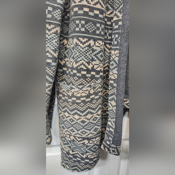 Roots Cardigan - Picture 6 of 9